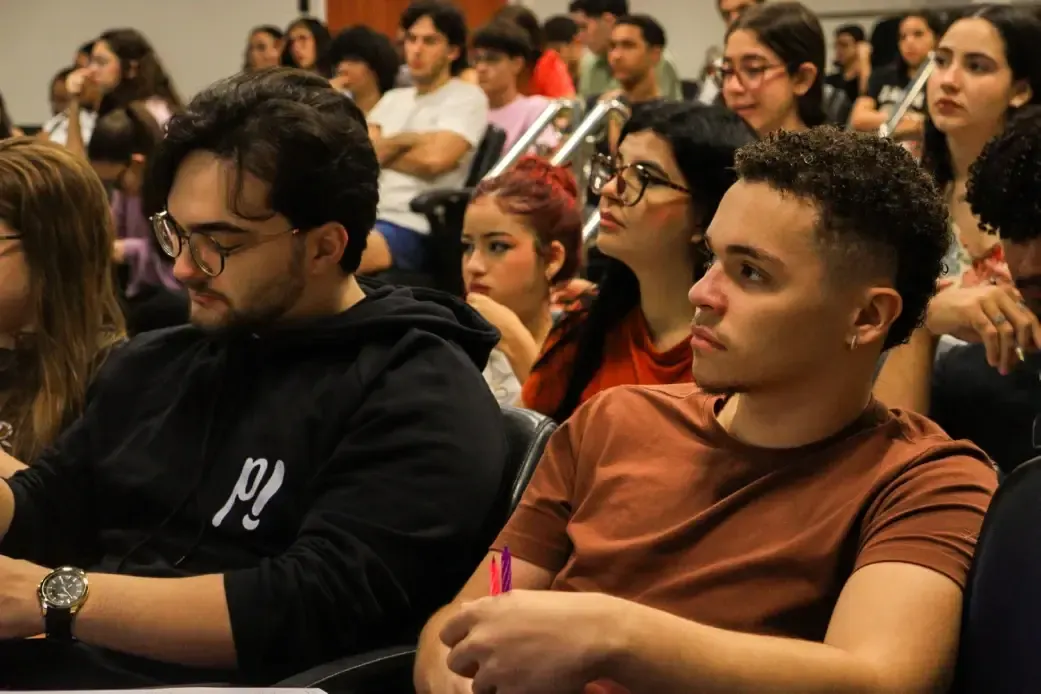 Estudantes na Sessão da Aprovação Medicina